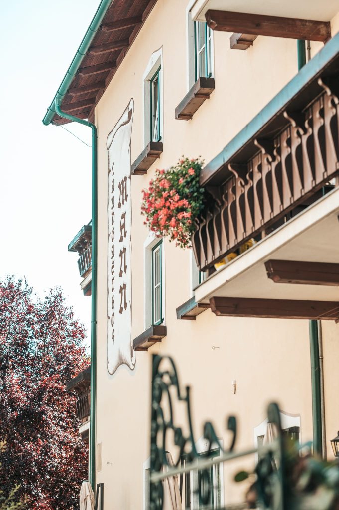 Facade of the Mann Country Inn